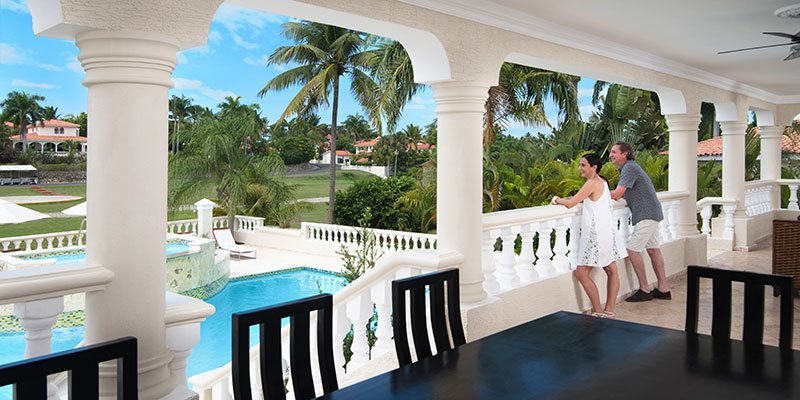Bright Crown Villa bedroom